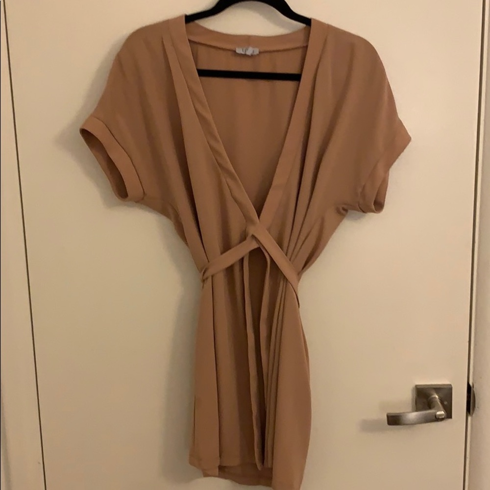 Tobi nude wrap dress. Size small.